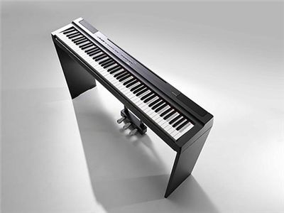 Digitale piano's 'P-121' en 'P-125'
