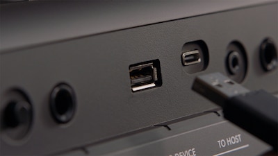 PSR-E483 Hoofdafbeelding van Connectiviteit & Uitvoer