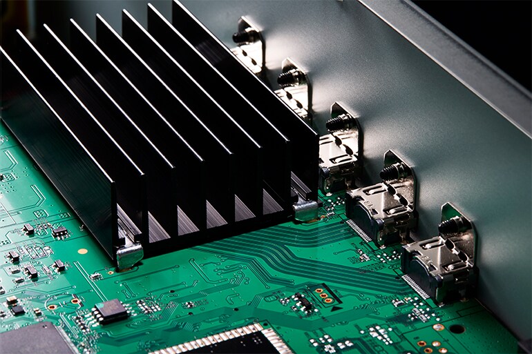 De interne printplaat van de RX500A.