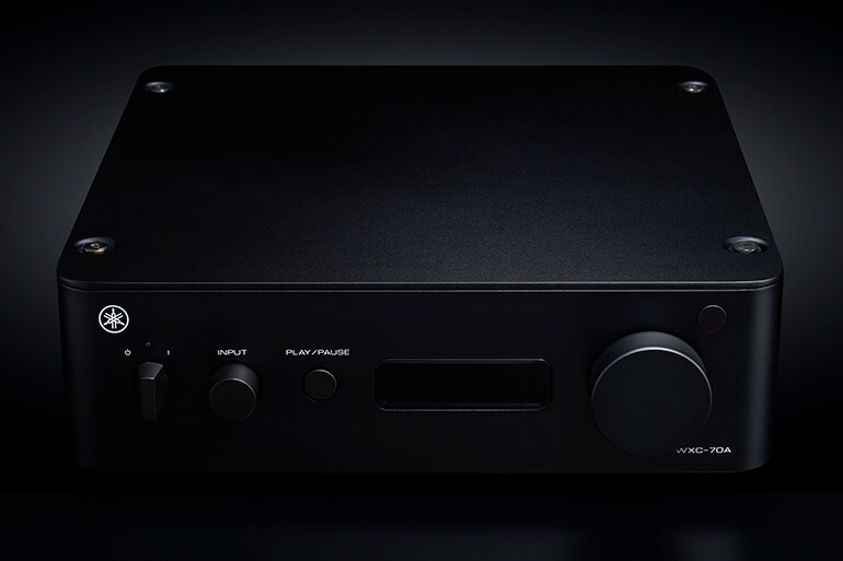 Aluminum enclosure and finish of the Yamaha WXC-70A