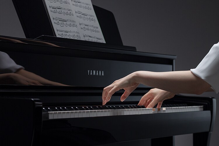 CLP-735 - Overzicht - Clavinova - Producten - Piano's