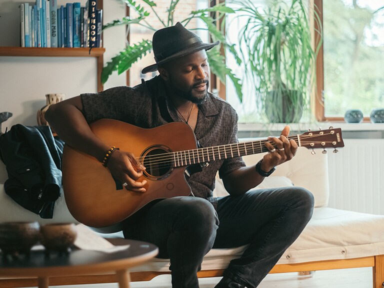 Stap voorbij de akoestische gitaar