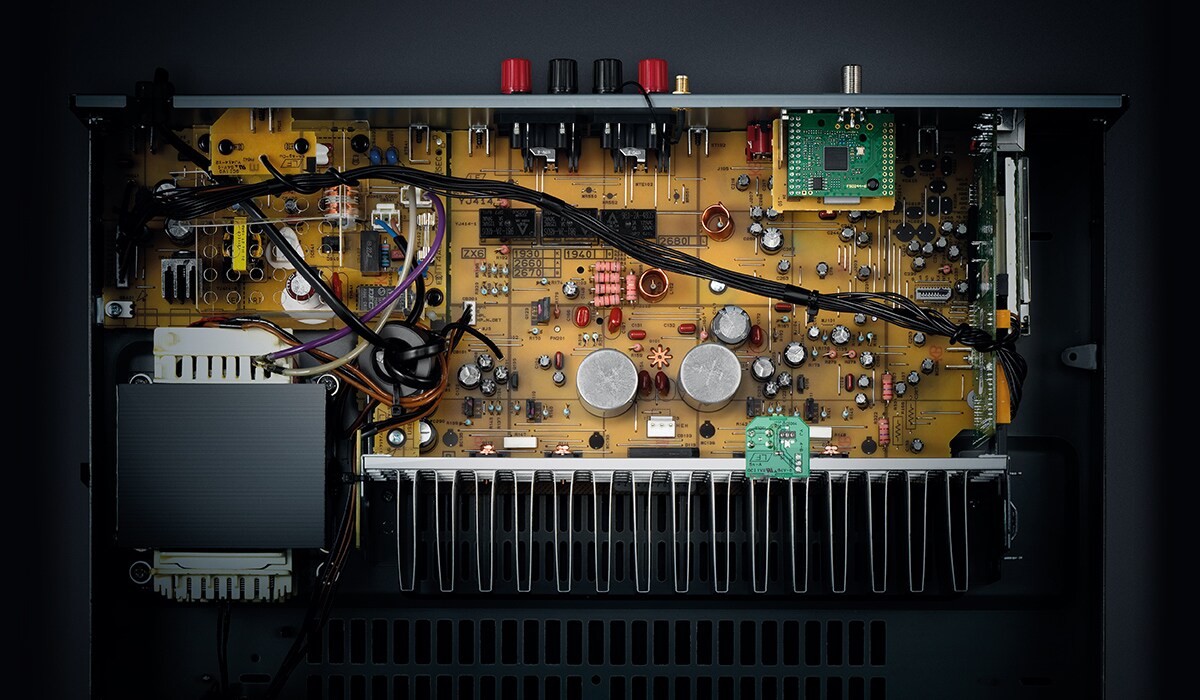 R-N303 - Overzicht - Hifi-componenten - Producten - Home Audio